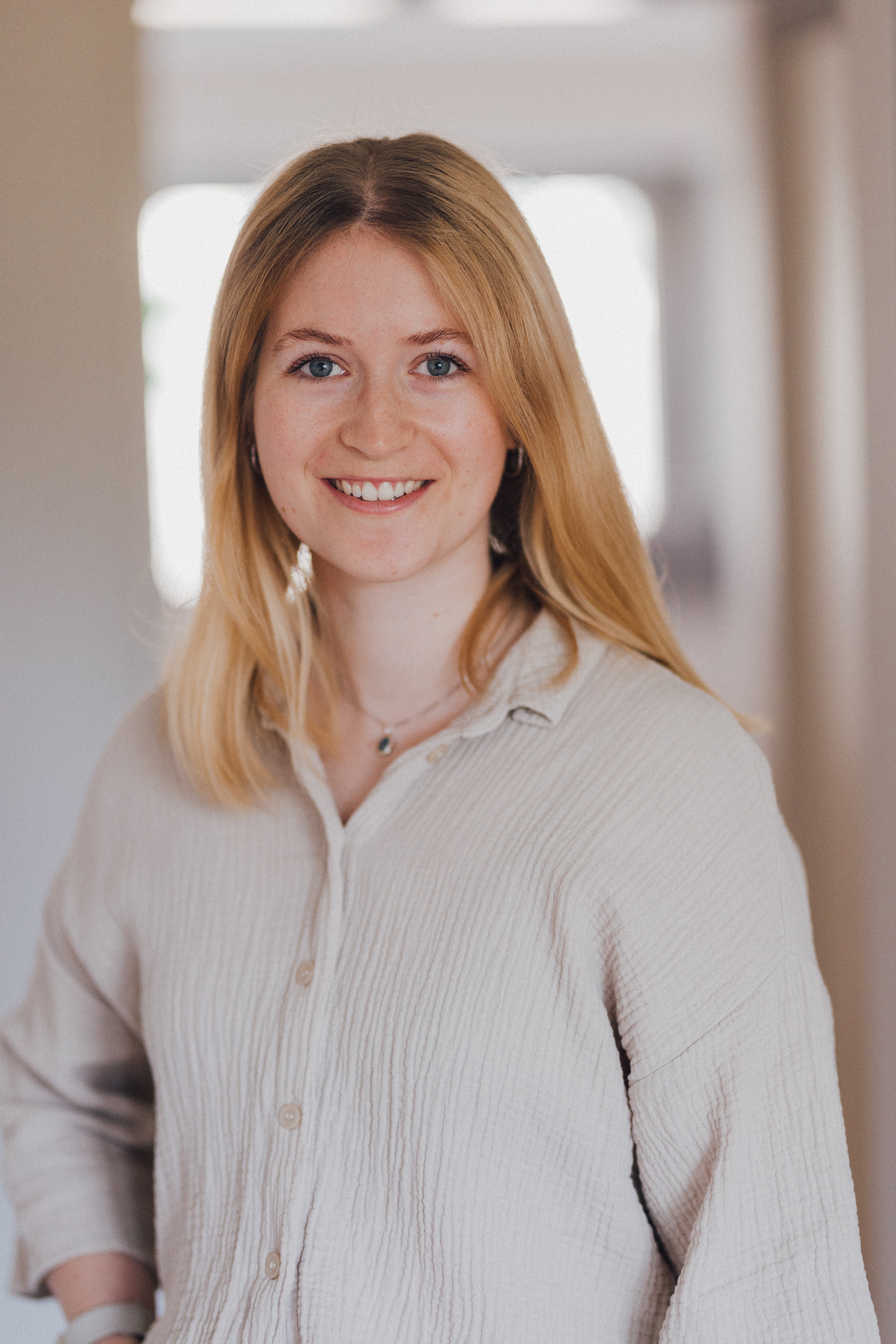 Teammitglied Lena in der Praxis Custers