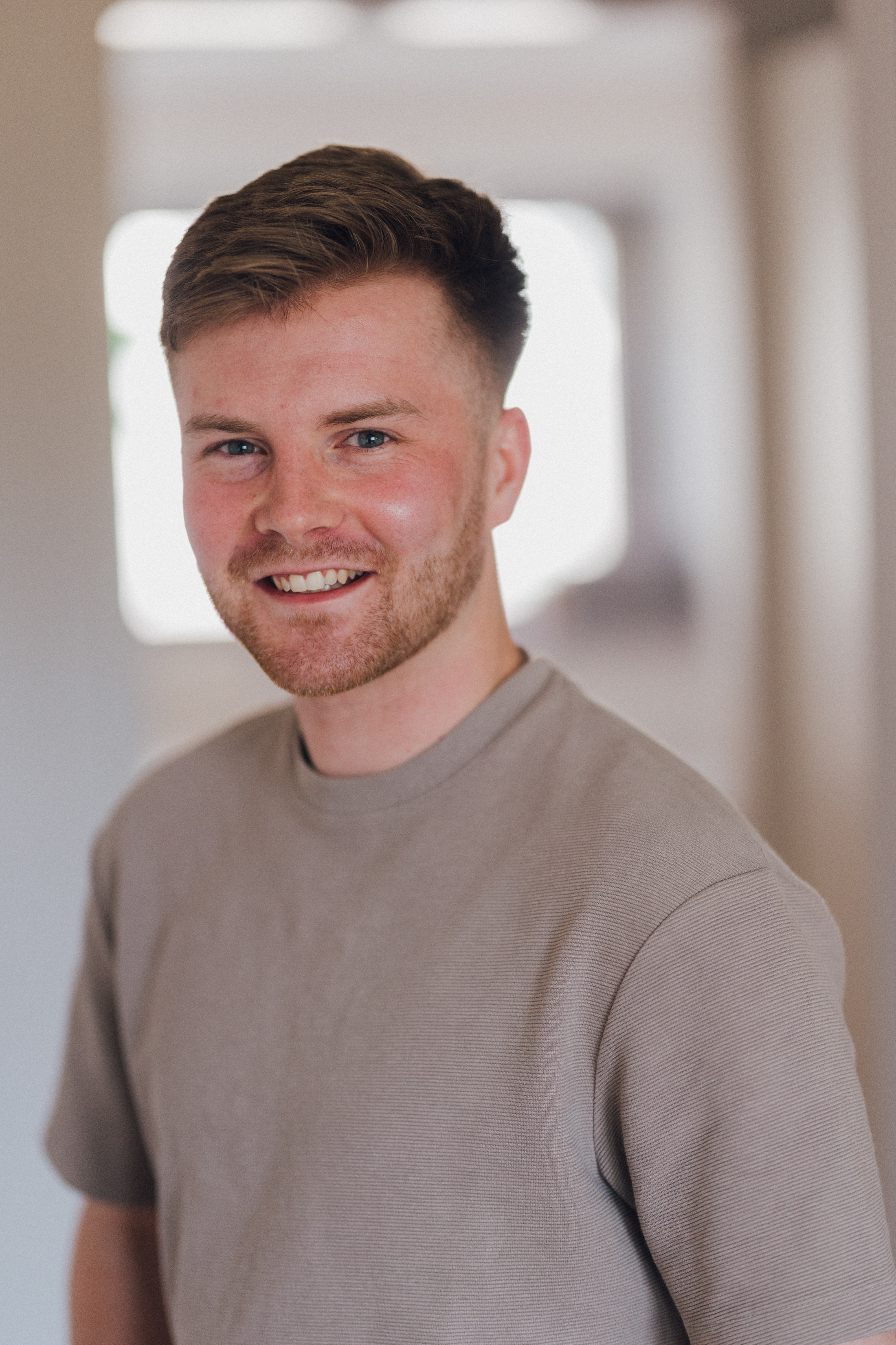 Teammitglied Yannic in der Praxis Custers