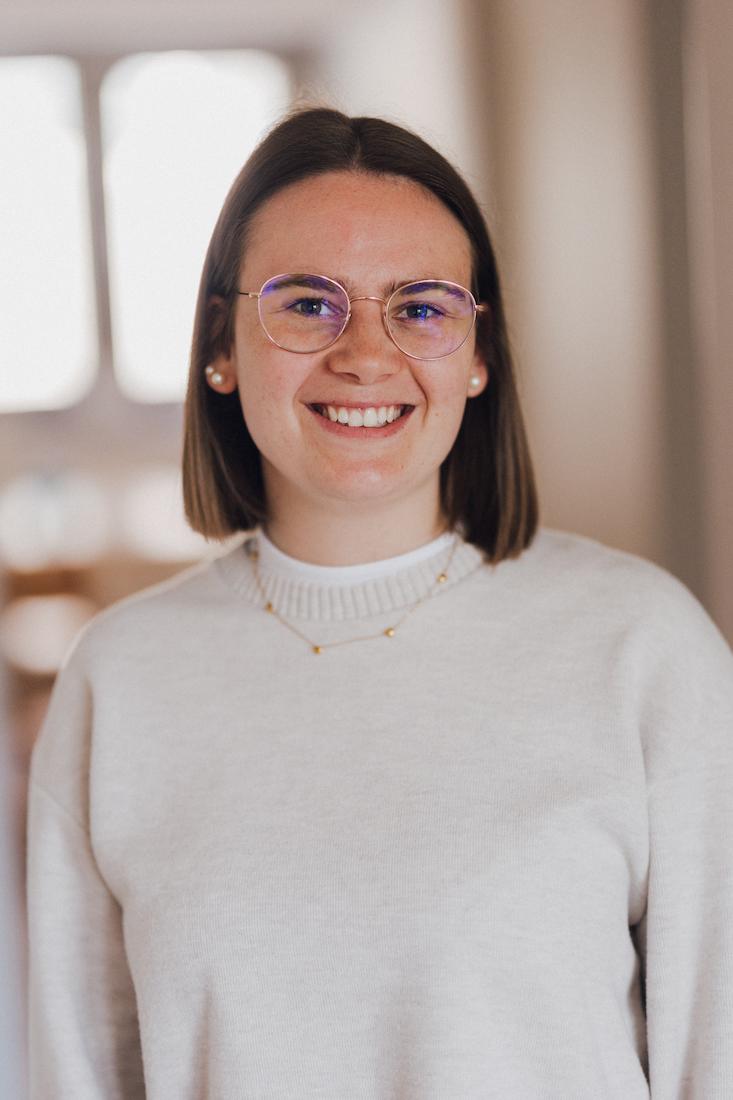 Teammitglied Leonie in der Praxis Custers